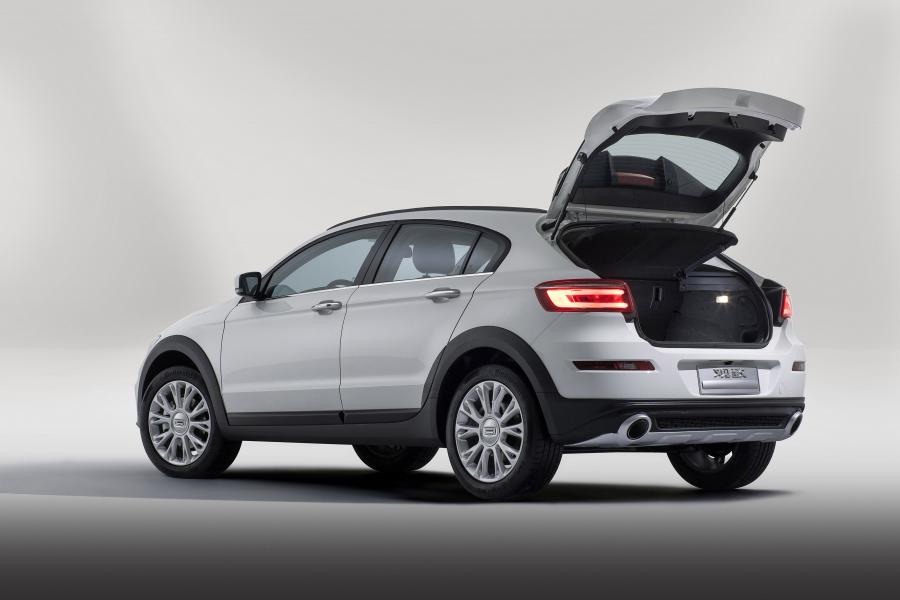  Qoros 3 City SUV 2014 года  (фото 23 из 35)